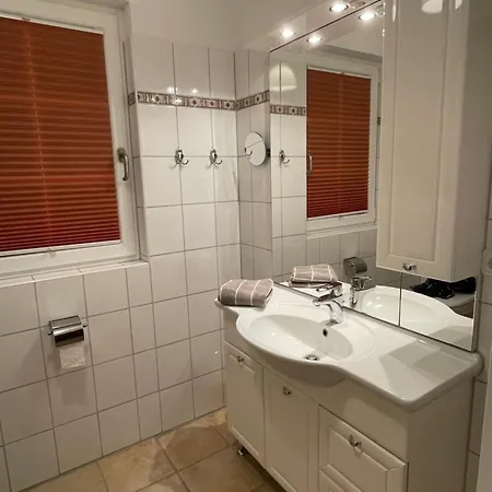 Villa Haus Admiral Mit Garten, 5 Gehminuten Zum Strand, Inklusive Wlan, Sauna, Kamin, Tischtennisplatte, Bollerwagen Fuer Den Zingst