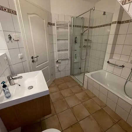 Haus Admiral Mit Garten, 5 Gehminuten Zum Strand, Inklusive Wlan, Sauna, Kamin, Tischtennisplatte, Bollerwagen Fuer Den Zingst