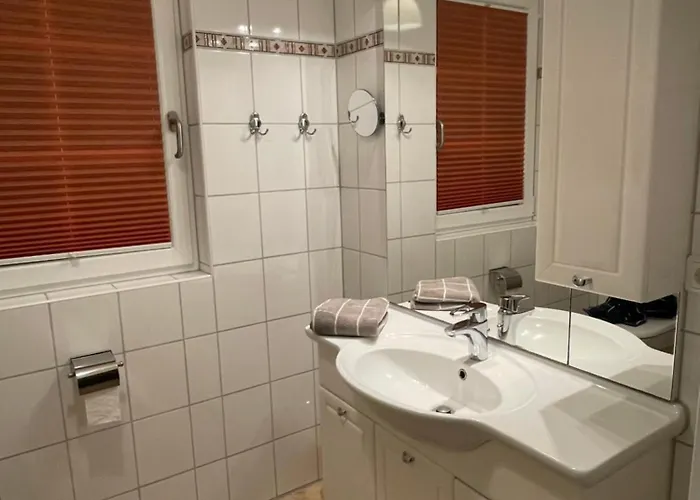 Villa Haus Admiral Mit Garten, 5 Gehminuten Zum Strand, Inklusive Wlan, Sauna, Kamin, Tischtennisplatte, Bollerwagen Fuer Den Zingst