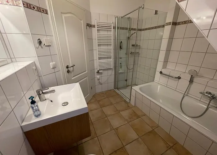 Haus Admiral Mit Garten, 5 Gehminuten Zum Strand, Inklusive Wlan, Sauna, Kamin, Tischtennisplatte, Bollerwagen Fuer Den Zingst